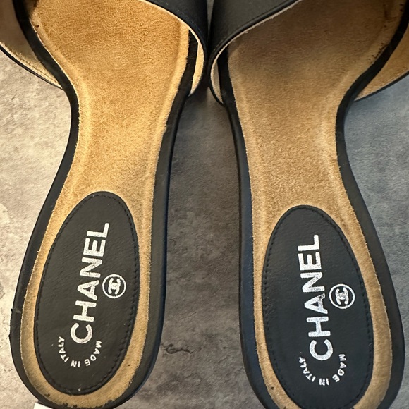 Chanel Silver Logo Black Kitten Heels - Picture 2 of 11